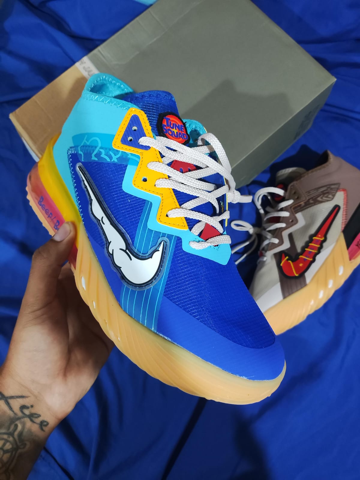 Zapatillas Nike Lebron 18 Low "Coyote vs. Correcaminos" a 360 Soles | 40-47