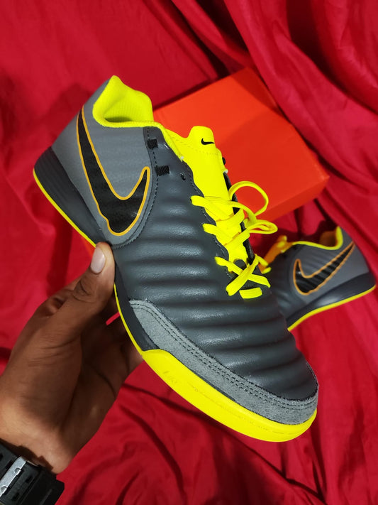 Zapatillas Nike Tiempo LegendX 7 Academy IC a 300 Soles | 39-45