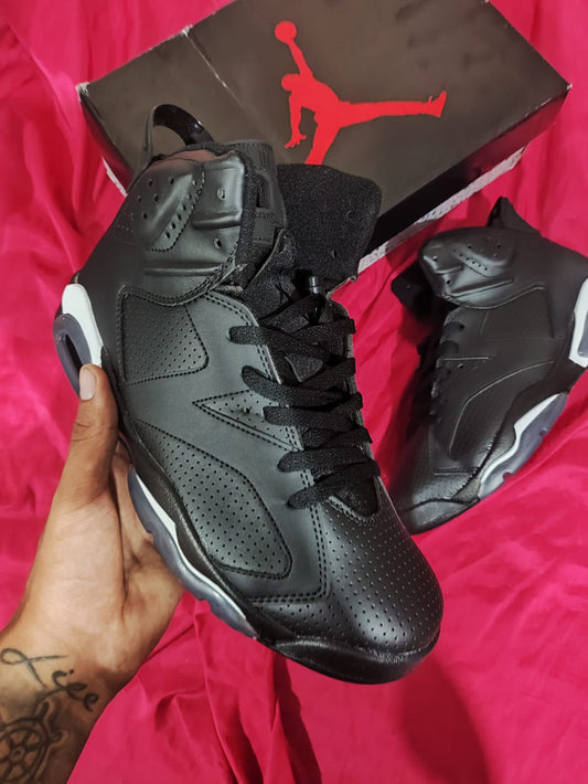 Zapatillas Nike Air Jordan Retro 6 "Black Cat" a 360 soles