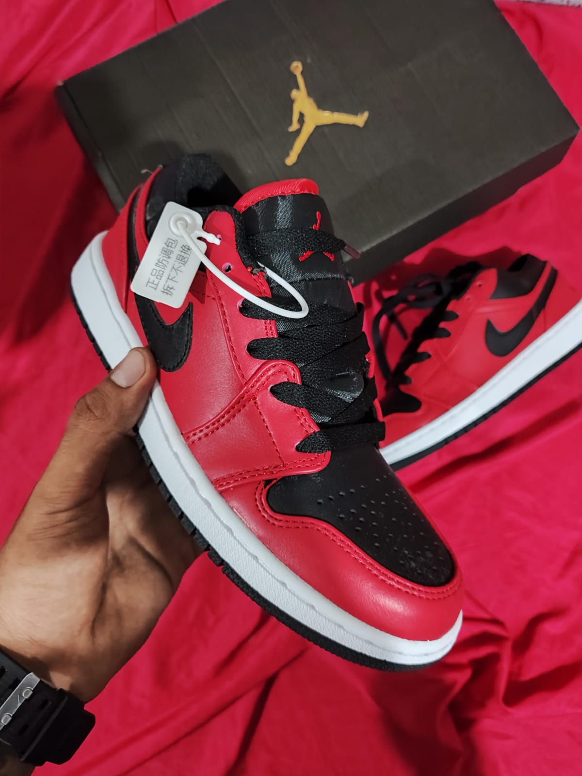 Zapatillas Jordan 1 Low "Reverse Bred" a 360 Soles
