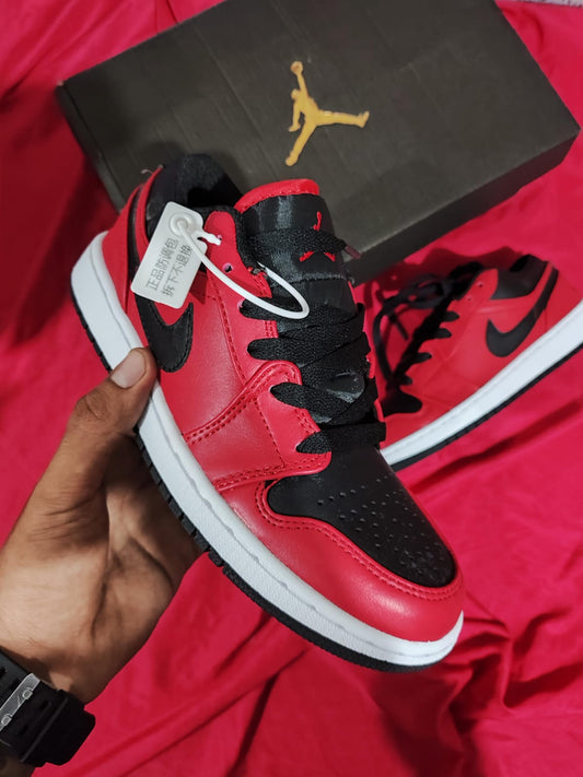 Zapatillas Jordan 1 Low "Reverse Bred" a 360 Soles