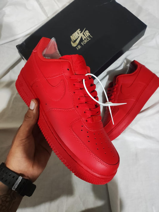 Zapatillas Nike Air Force 1 Low 'Triple Red' a 340 Soles | 36-46