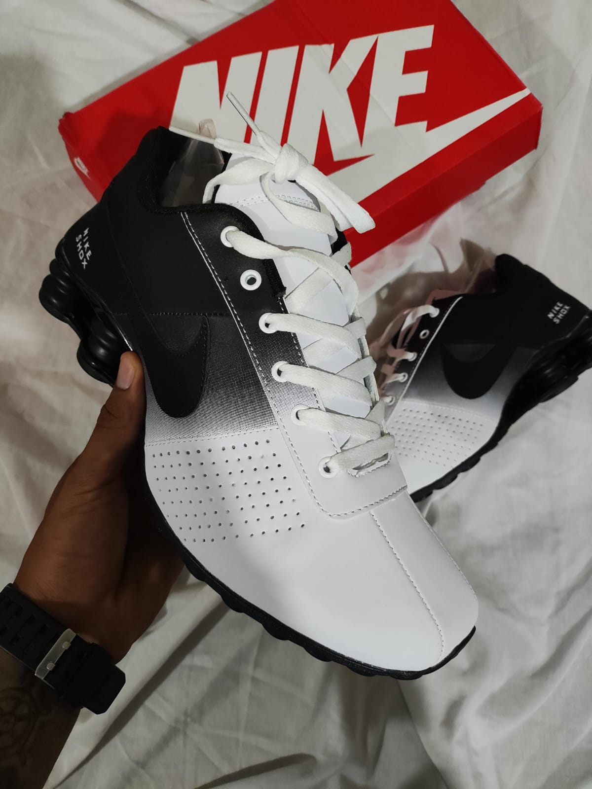 Zapatillas Nike Shox R4 "Black and White" a 320 Soles