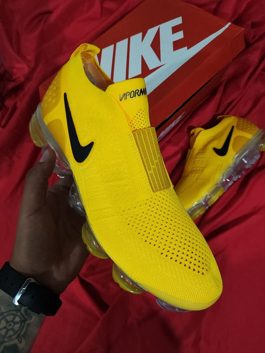 Zapatillas Nike VaporMax "Moc 2 University Gold" a 320 Soles | 39-45