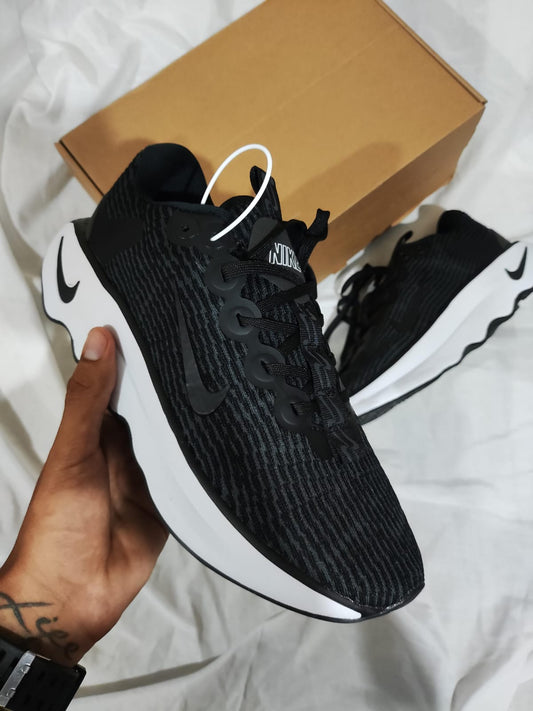 Zapatillas Nike Motiva Black a 320 Soles | 36-45
