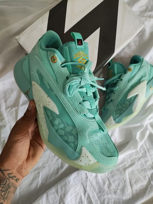 Zapatillas Jordan Luka 2 Tropical Twist Talla 36 al 47 a 360 Soles A PEDIDO