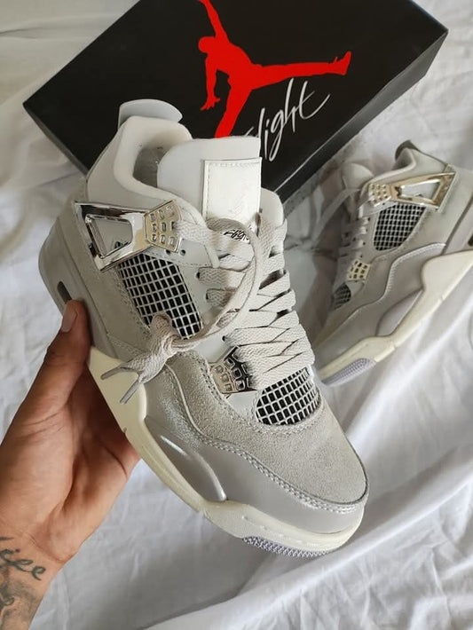 Zapatillas Jordan Retro 4 Frozen Moments Talla 36 al 47 a 360 Soles A PEDIDO