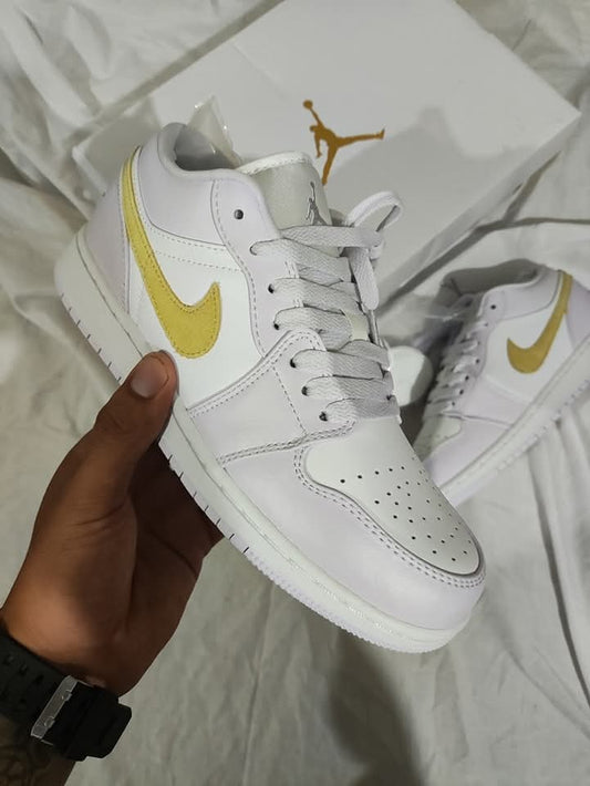 Zapatillas Jordan Retro 1 Low Barely Grape Talla 36 al 47 a 360 Soles A PEDIDO