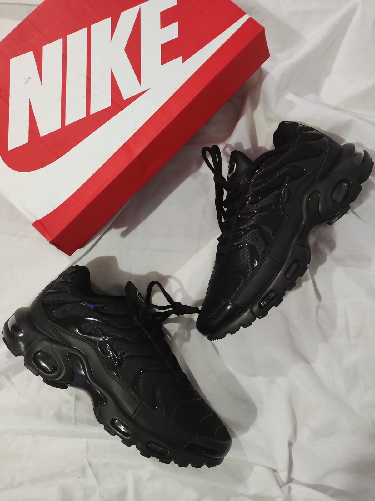 Zapatillas Nike Air Max TN "Triple Black" Talla 36 al 46 A 320 Soles A PEDIDO