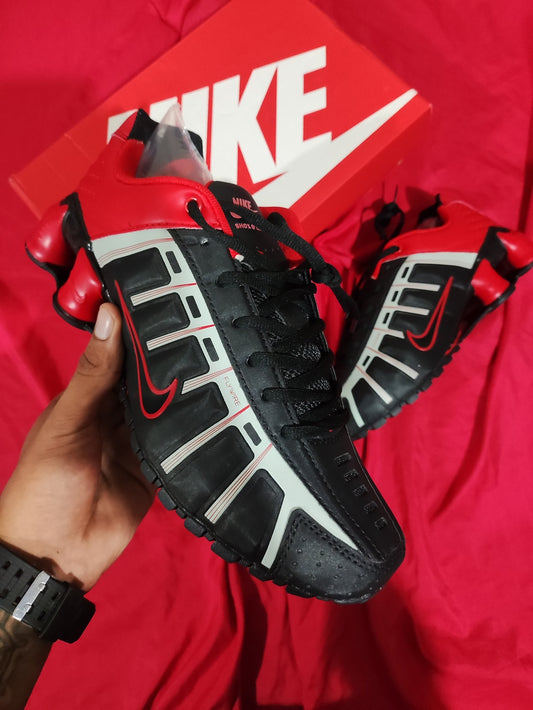 Nike Shox Leven