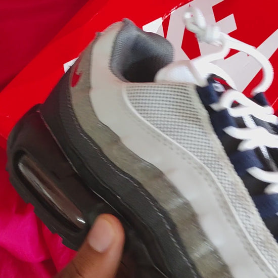Nike Air Max 95 Smoke Grey Track Red - video