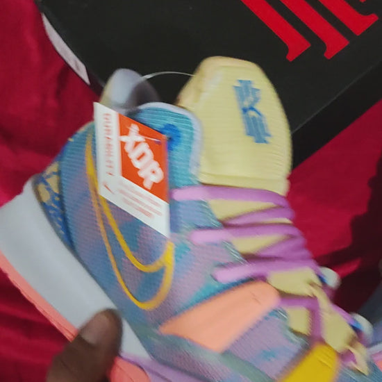 Nike Kyrie 7 "Preheat Expressions"