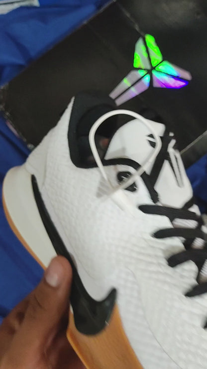 Nike Kobe 11 EM Low