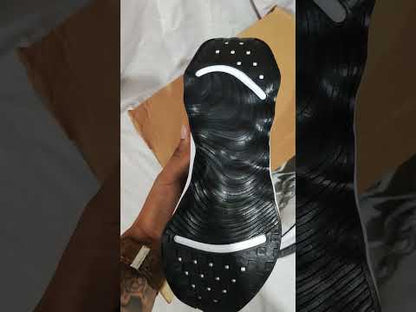 Zapatillas Nike Motiva a 320 Soles